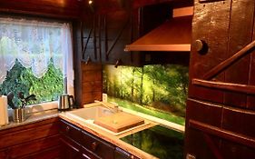 Holzhaus Trollblümchen am Wald und See